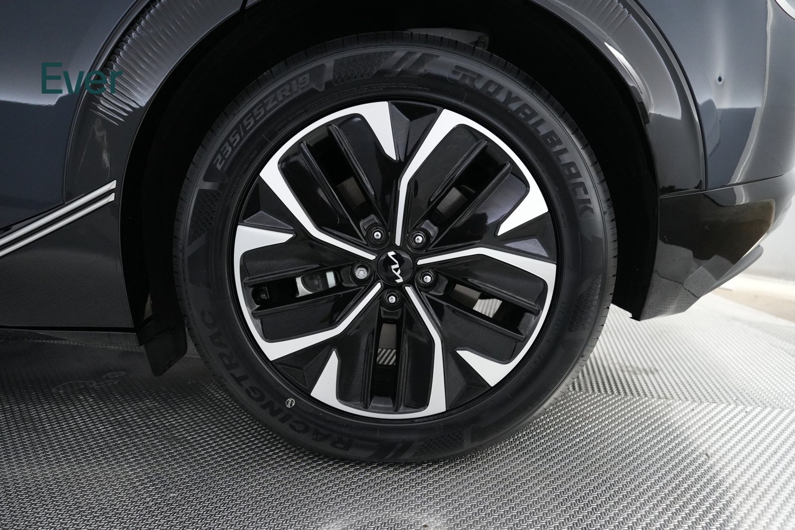 Used 2024 Kia EV6 Wind RWD image 9
