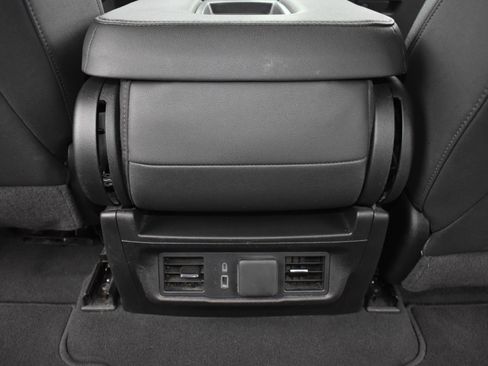 Used 2025 GMC Sierra 1500 SLT image 18