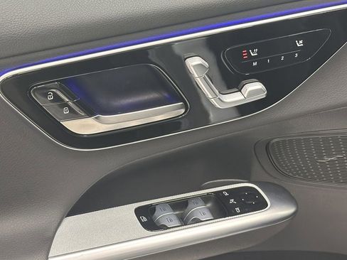 Certified 2025 Mercedes-Benz GLC 300 4MATIC image 11