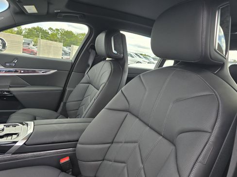 New 2026 BMW i7 eDrive50 w/ M Sport Package image 18