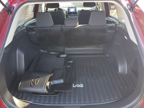 Certified 2025 Toyota RAV4 LE image 10