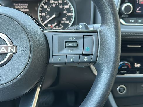 Certified 2023 Nissan Rogue SV AWD/4WD image 15
