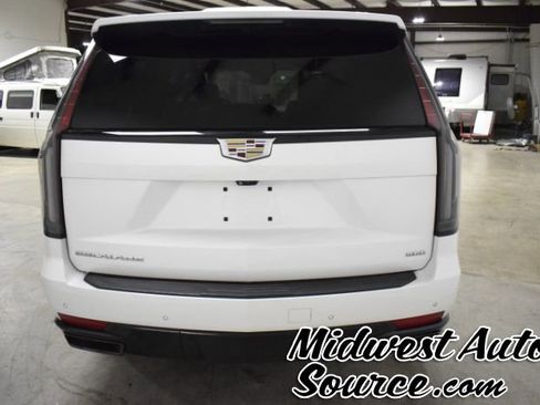 Used 2022 Cadillac Escalade Sport AWD/4WD image 3