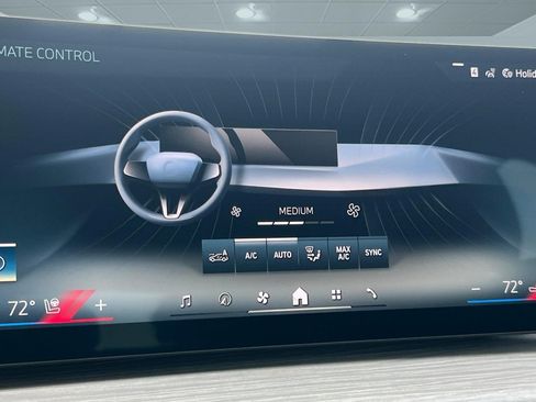 Used 2025 BMW i4 eDrive40 w/ Premium Package image 26