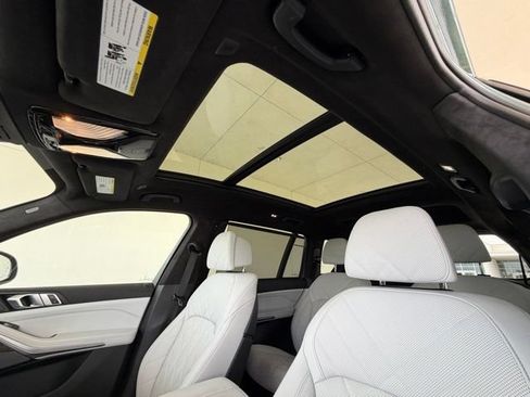 Used 2025 BMW X7 xDrive40i w/ Premium Package AWD/4WD image 24