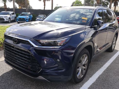 Used 2025 Toyota Grand Highlander FWD image 2