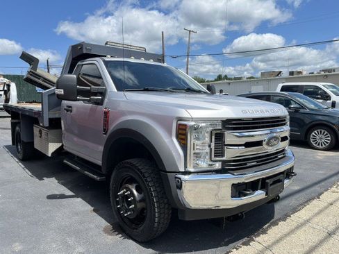 Used 2019 Ford F550 4x4 Regular Cab Super Duty w/ XLT Value Package image 3