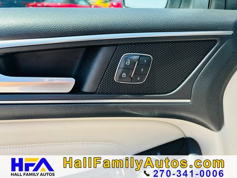 Used 2015 Ford Edge Titanium w/ Technology Package FWD image 13