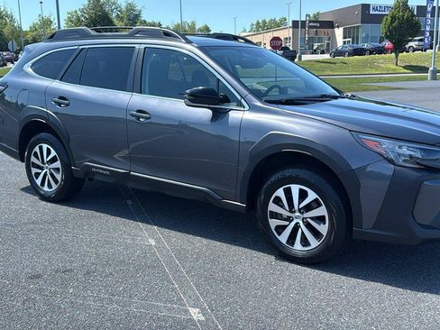 Used 2024 Subaru Outback Premium AWD/4WD image 2