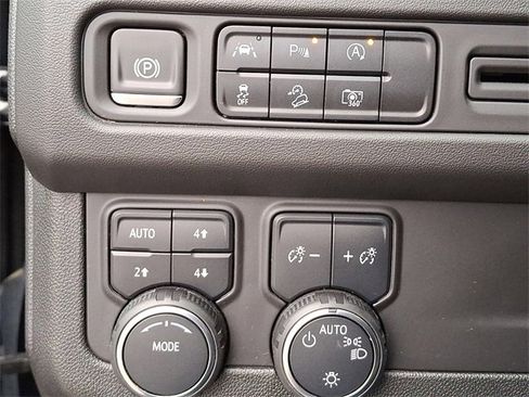 Certified 2024 Chevrolet Tahoe Z71 w/ Luxury Package image 26