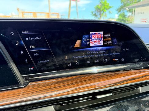 Used 2021 Cadillac Escalade Premium Luxury w/ LPO, Radiant Package AWD/4WD image 18