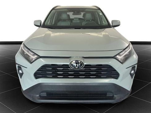 Used 2022 Toyota RAV4 XLE Premium AWD/4WD image 8