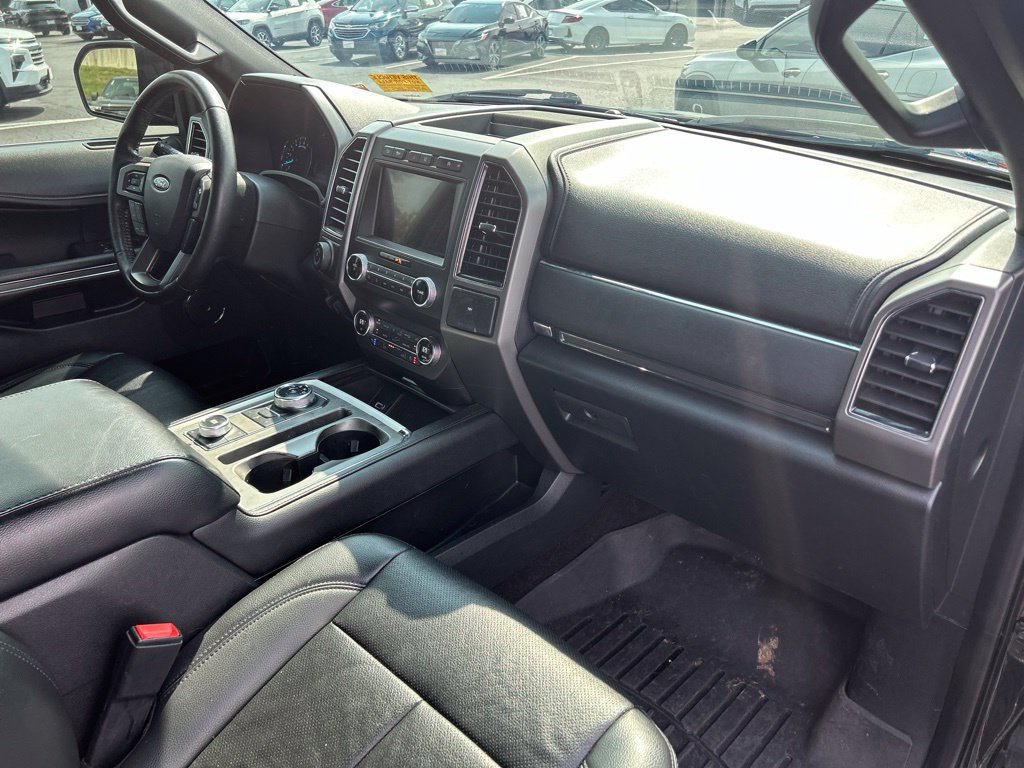 Used 2019 Ford Expedition XLT w/ Equipment Group 202A AWD/4WD image 40