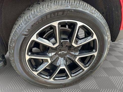 Used 2021 Chevrolet Suburban RST w/ Rear Media and Nav Package image 37