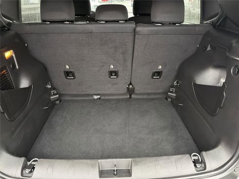 Used 2023 Jeep Renegade Latitude image 19