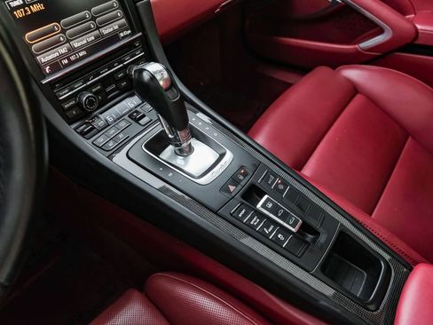 Used 2015 Porsche 911 Turbo S image 21