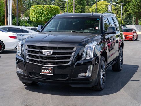 Used 2019 Cadillac Escalade Premium Luxury AWD/4WD image 4
