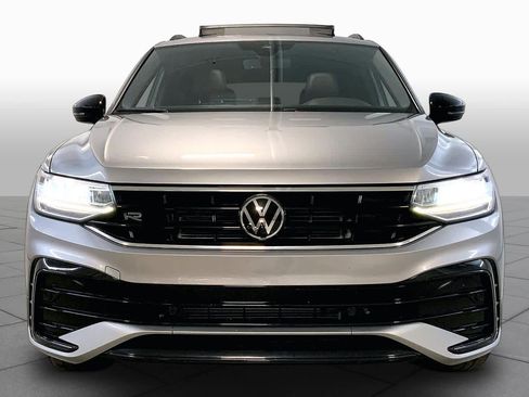 Used 2024 Volkswagen Tiguan SE R-Line AWD/4WD image 3