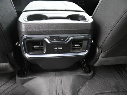Used 2024 Chevrolet Silverado 3500 High Country w/ Technology Package AWD/4WD image 16
