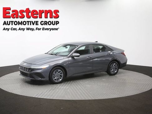 Used 2024 Hyundai Elantra SEL FWD image 55