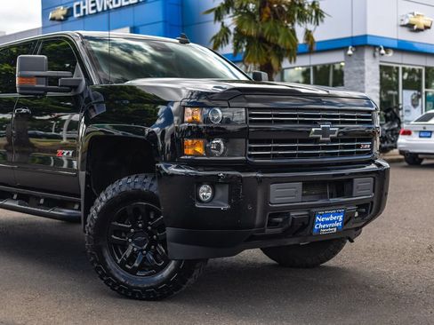 Used 2017 Chevrolet Silverado 3500 LTZ w/ Midnight Edition AWD/4WD image 3