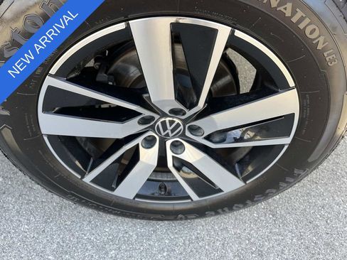 Used 2023 Volkswagen Atlas SE image 11