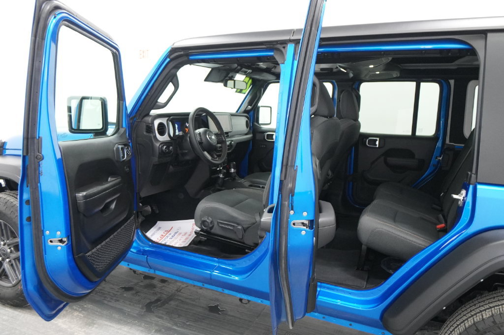 Used 2024 Jeep Wrangler Unlimited Sport AWD/4WD image 20