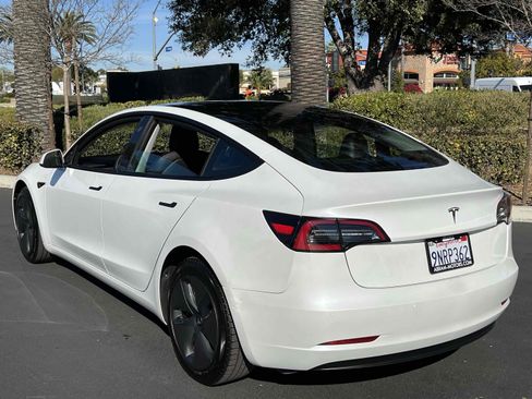 Used 2021 Tesla Model 3 Standard Range Plus image 2