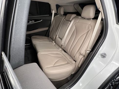 Used 2022 Lincoln Nautilus Reserve w/ Luxury Package image 22