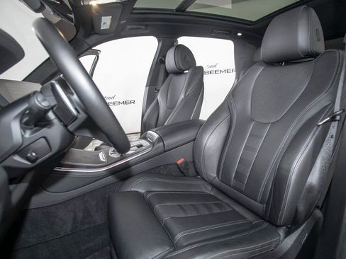 Used 2022 BMW X5 sDrive40i w/ M Sport Package image 13