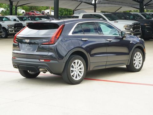 Used 2023 Cadillac XT4 Luxury w/ Cold Weather Package FWD image 5