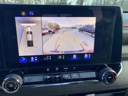 Used 2023 Chevrolet Colorado Trail Boss w/ Technology Package image 26