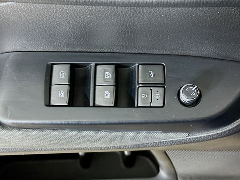 Used 2018 Toyota Highlander LE image 15