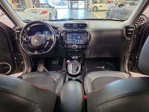 Used 2017 Kia Soul ! w/ Tech Package FWD image 9