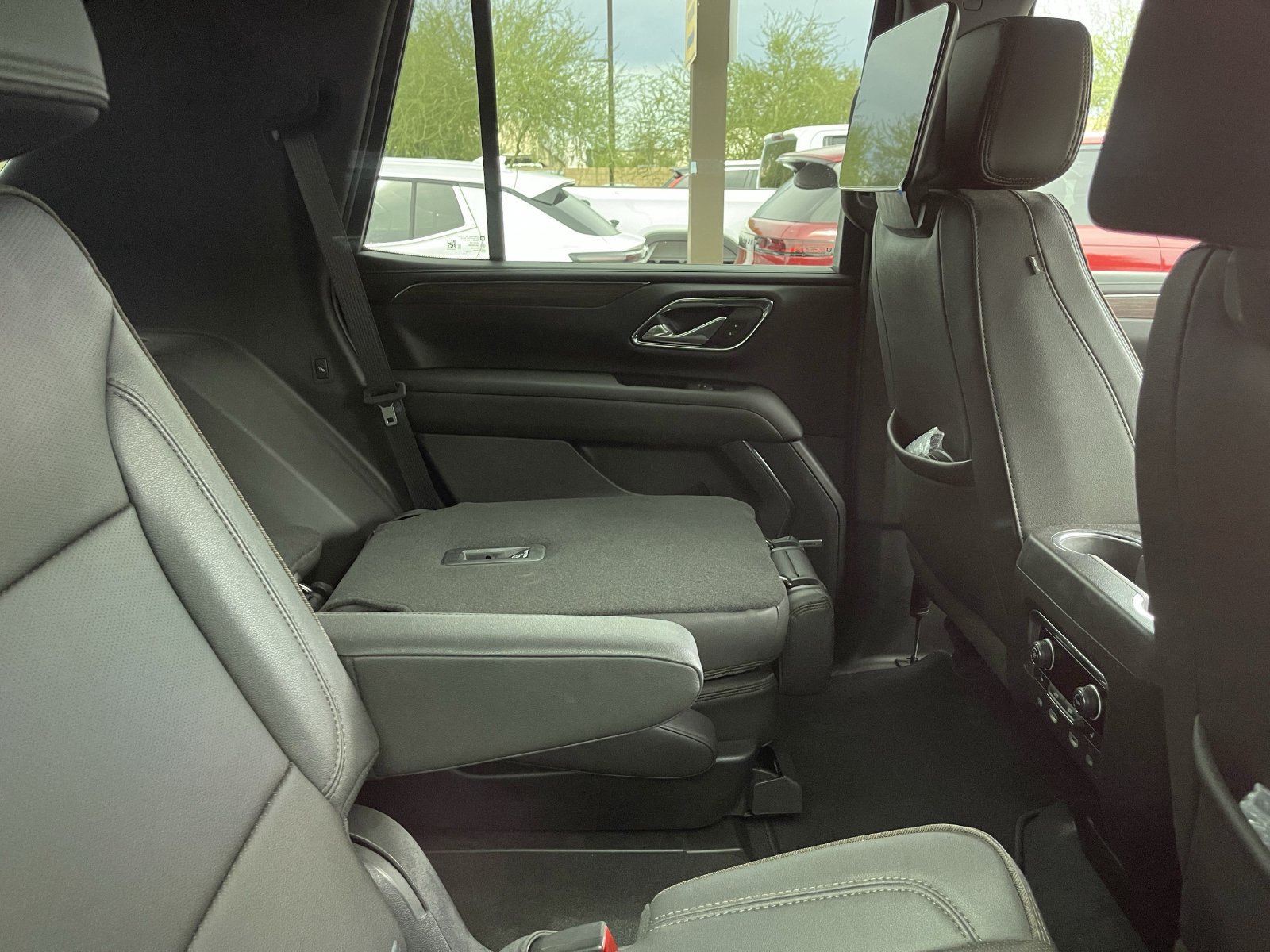Used 2023 Chevrolet Tahoe High Country AWD/4WD image 9
