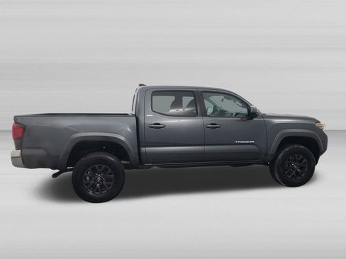 Used 2023 Toyota Tacoma SR5 AWD/4WD image 5