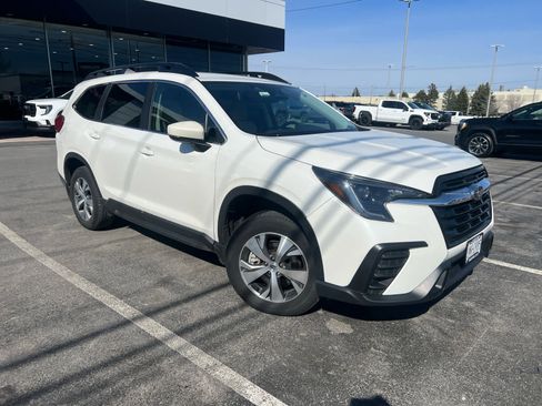 Used 2025 Subaru Ascent Premium AWD/4WD image 4
