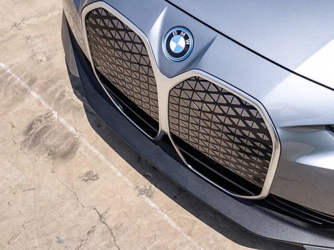 Certified 2025 BMW i4 eDrive40 RWD image 11