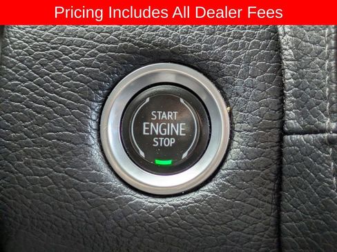 Used 2022 GMC Yukon Denali w/ Advanced Technology Package AWD/4WD image 31