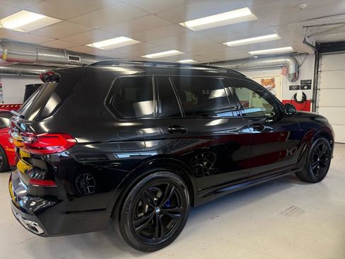 Used 2022 BMW X7 xDrive40i w/ M Sport Package AWD/4WD image 8