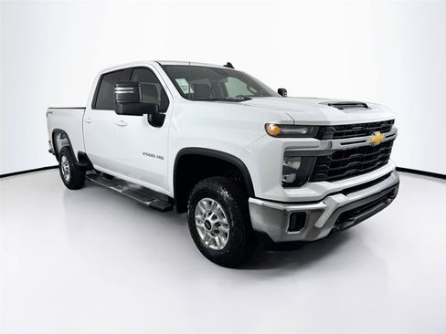 Used 2025 Chevrolet Silverado 2500 LT w/ Convenience Package AWD/4WD image 10