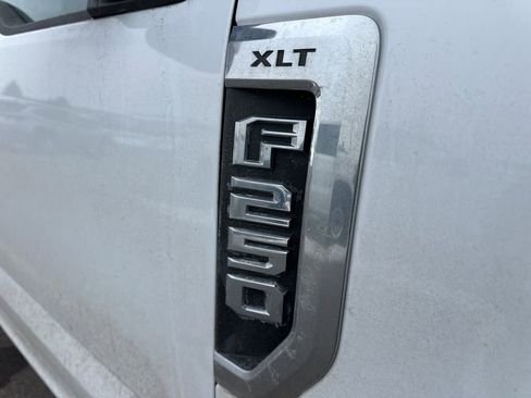 Used 2019 Ford F250 XLT w/ XLT Value Package image 8