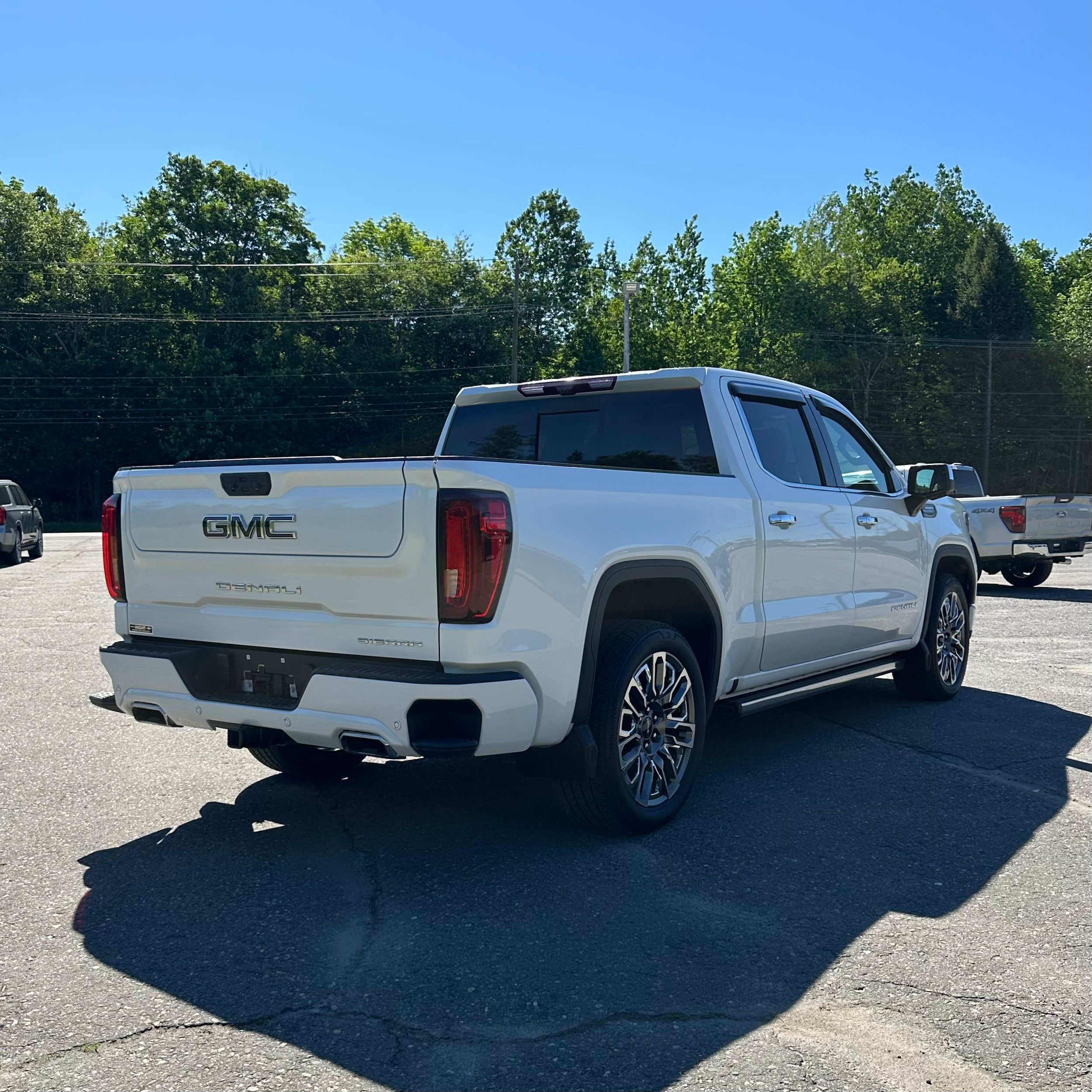 Used 2025 GMC Sierra 1500 Denali Ultimate AWD/4WD image 3