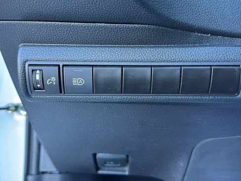 Used 2022 Toyota Corolla LE image 14