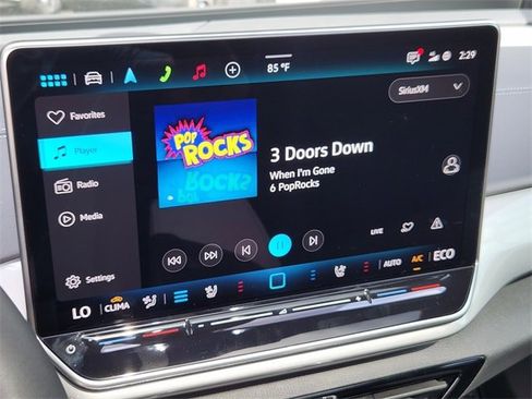 New 2025 Volkswagen Tiguan SE R-Line image 16