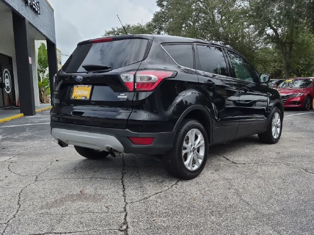 Used 2017 Ford Escape SE w/ SE Cold Weather Package FWD image 5