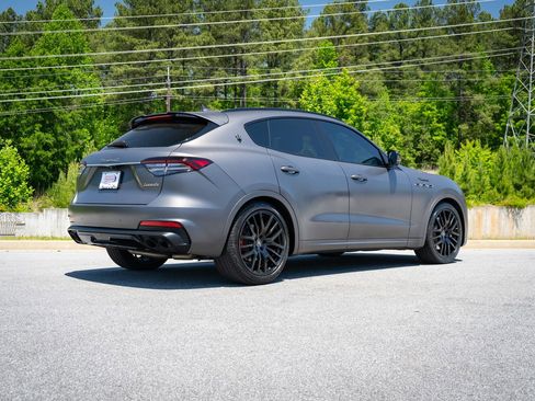 Used 2022 Maserati Levante Modena AWD/4WD image 19