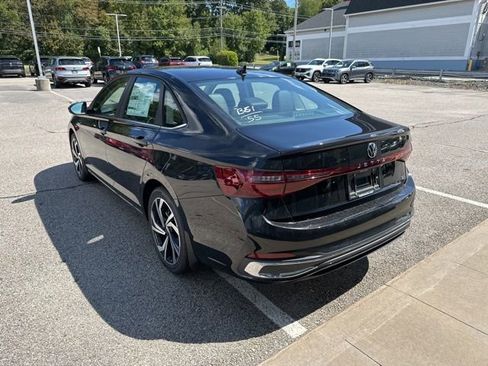 New 2025 Volkswagen Jetta SEL image 5