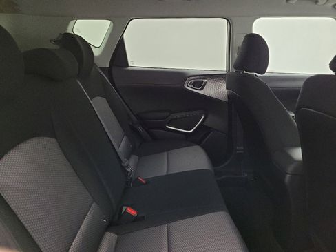 Used 2025 Kia Soul LX w/ LX Technology Package image 19