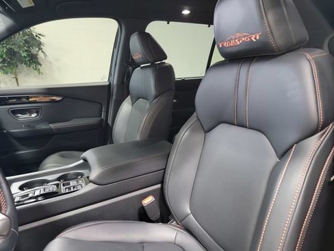Certified 2024 Honda Pilot TrailSport image 12